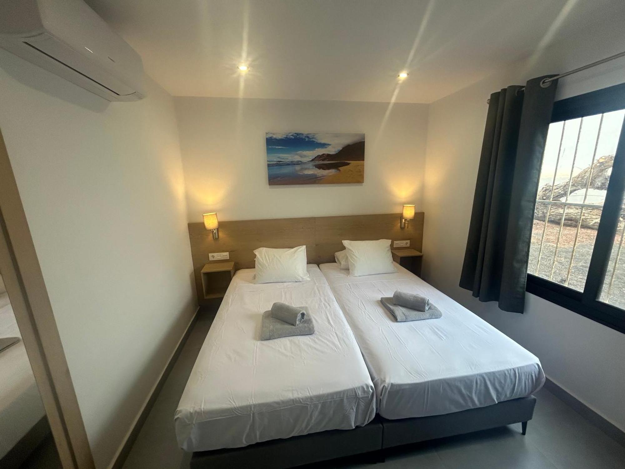 Stunning 2 Bedroom Seafront Apartment Puerto del Carmen  Exteriör bild